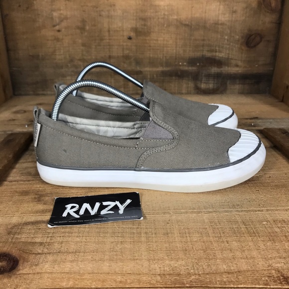 keen elsa slip on sneaker